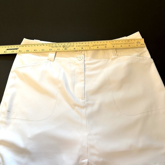 Nike Golf all white skirt skort w/front pockets w/zip & button closure. Sz-8 R12 - Picture 9 of 14